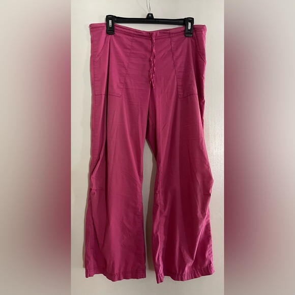 Be Present Pink Yoga mobility Pants Embroidered Lotus Flower Size M Rare! - Picture 3 of 6